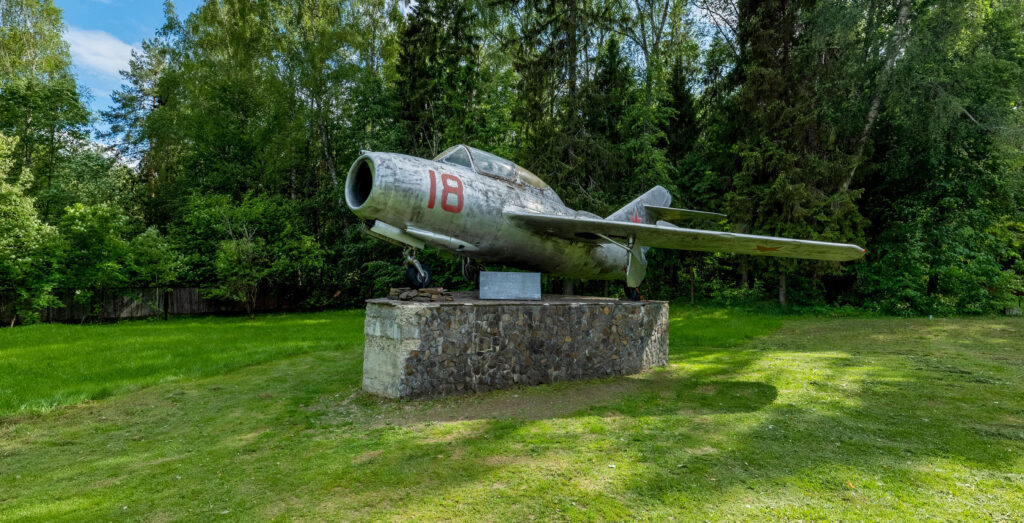 Место гибели Гагарина истребитель МиГ-15