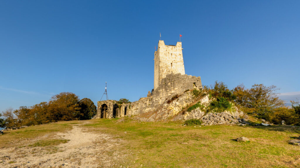 Анакопийская крепость вид с востока